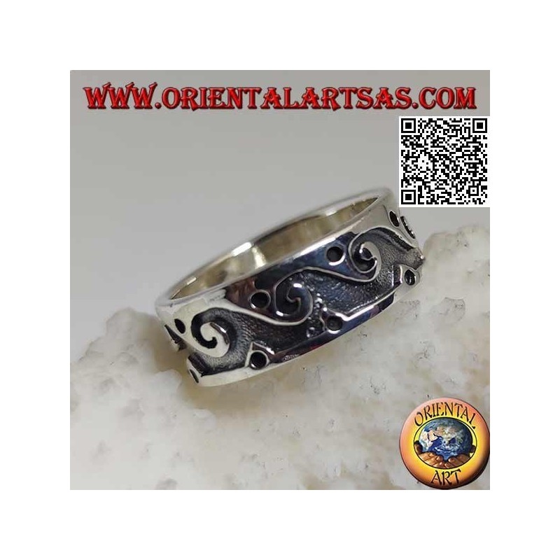 Silver ring with engraved waves and balls