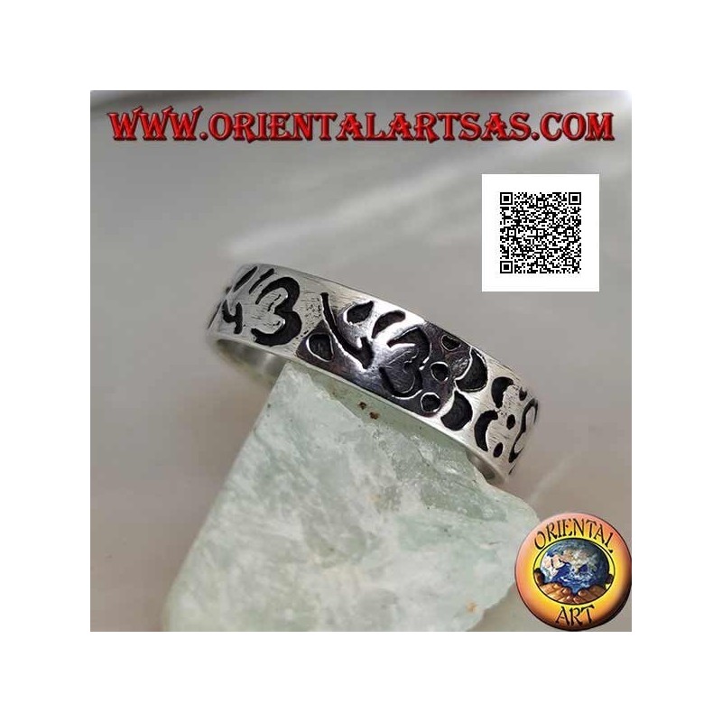 Bague en argent avec Om (mantra tibétain) et décorations florales gravées