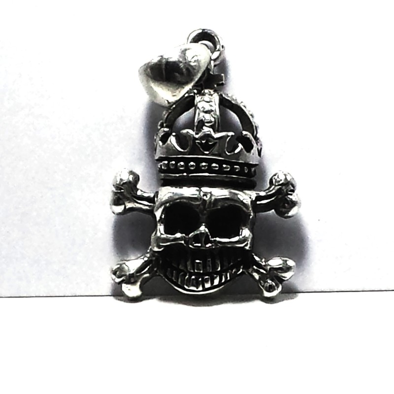 Pendentif Crâne avec la couronne d'argent