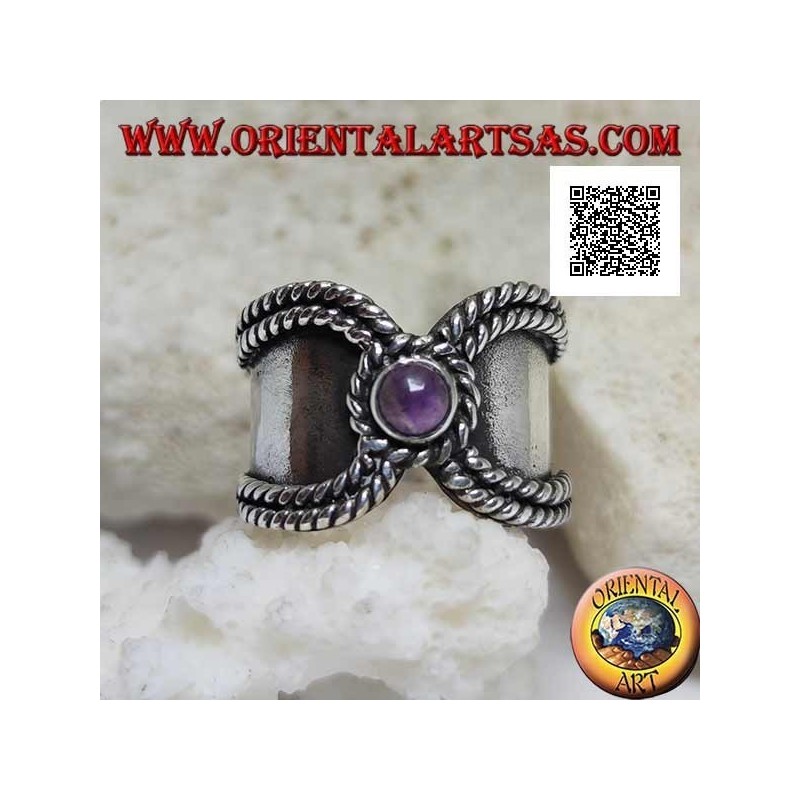 Bague large bande en argent avec entrelacement sur les côtés et améthyste ronde pour fermer