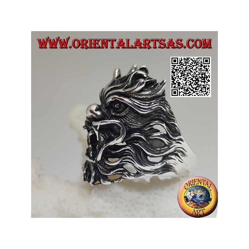 Anillo de plata con forma de cara de demonio maligno