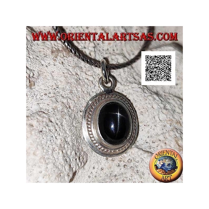 Ciondolo in argento con black star (Diopside) ovale a cabochon contornata da intreccio