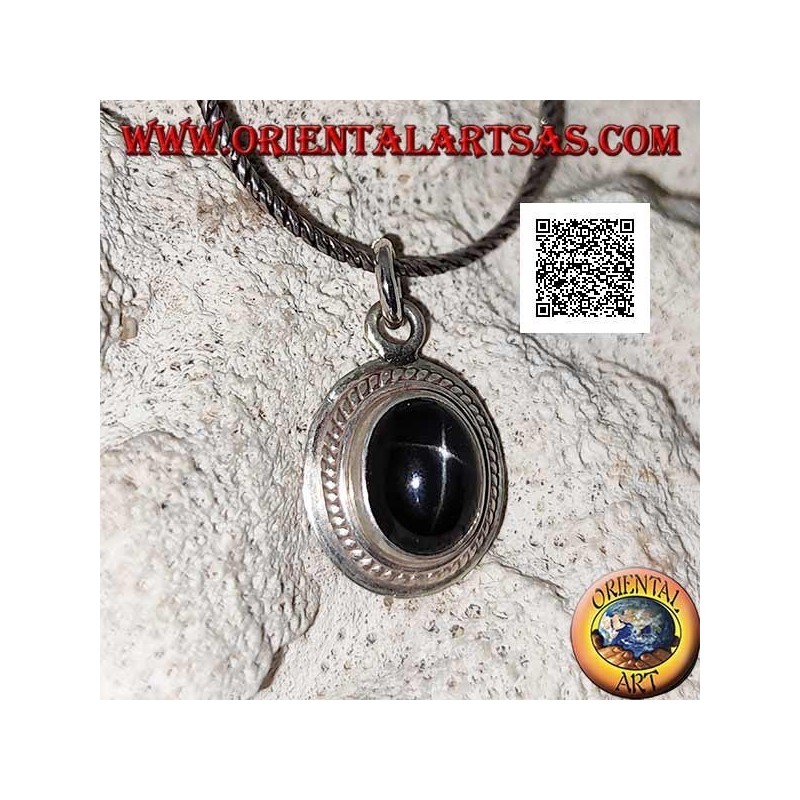 Pendentif en argent avec cabochon ovale étoile noire (Diopside) entouré de tissage