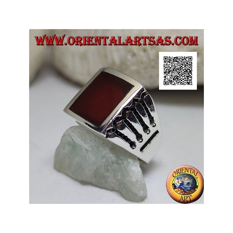 Silver ring with rectangular carnelian and 4 horizontal and 1 vertical lines engraved on the sides