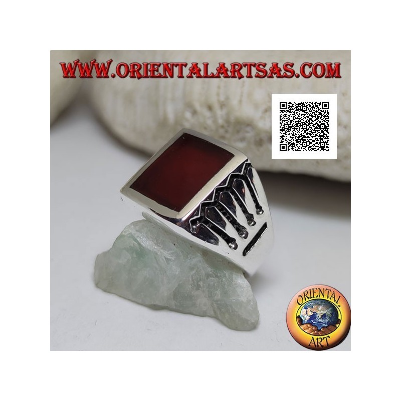 Silver ring with rectangular carnelian and 4 horizontal and 1 vertical lines engraved on the sides