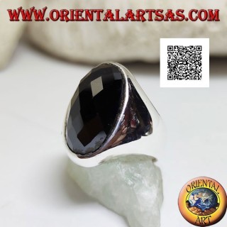 Anello in argento con onice ovale stretta allungata sfaccettata su montatura liscia