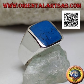 Anello in argento con turchese rettangolare smussato incastonato a filo bordo su montatura liscia
