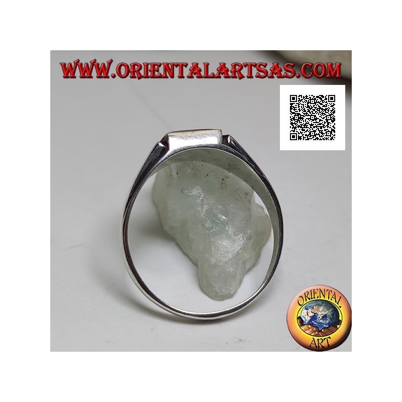 Silberring mit quadratischem Onyx bündig mit der Kante und vertikaler Linie an den Seiten eingraviert