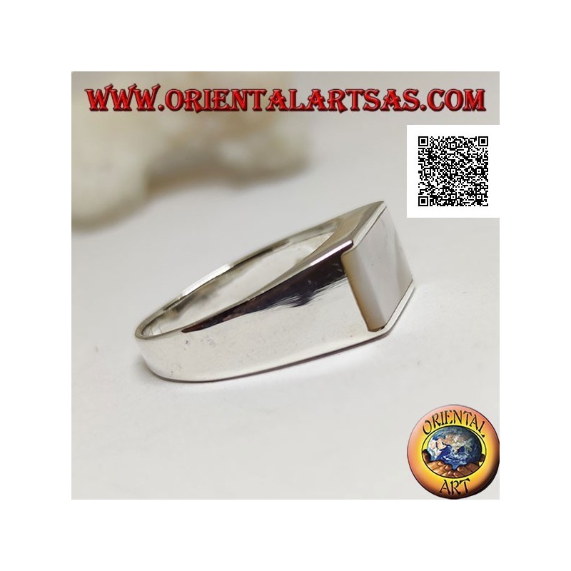 Silver ring with horizontal rectangular mother-of-pearl flush and protruding on the sides on a smooth frame