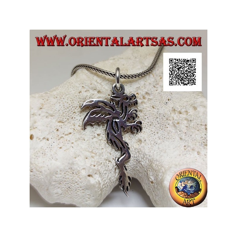 Ciondolo in argento a forma di viverna (drago alato a due zampe) di profilo in stile tribale
