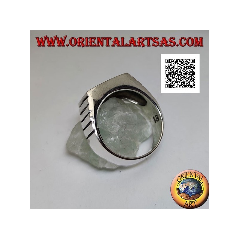 Silver ring with horizontal rectangular onyx flush with the edge and vertical incisions on the sides