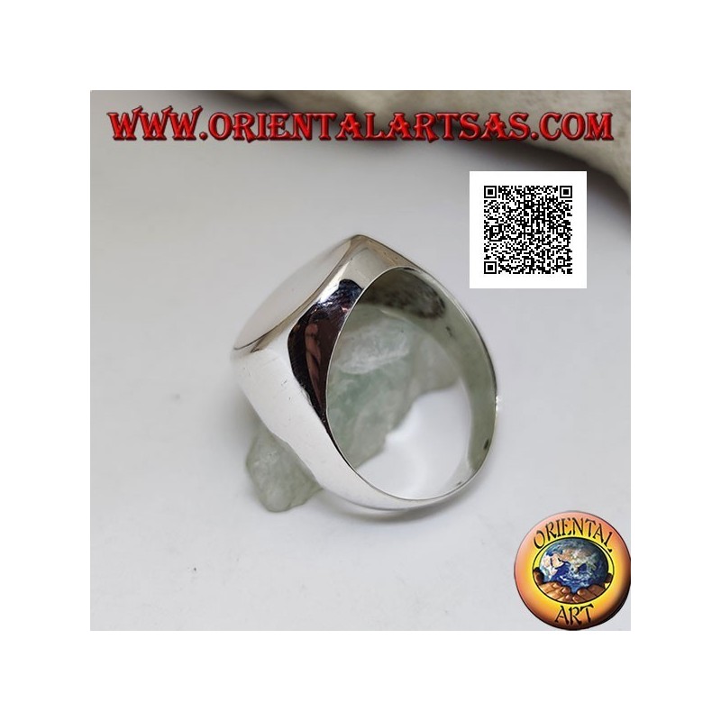 Anello in argento con madreperla ovale grande a filo bordo su montatura liscia