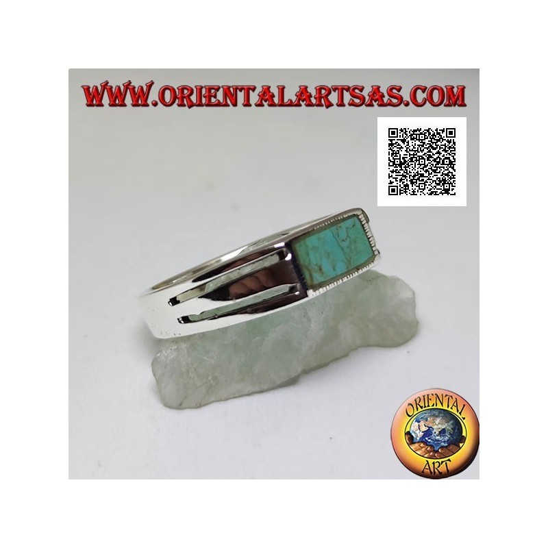 Bague en argent avec turquoise rectangulaire au ras du bord et deux lignes horizontales perforées sur les côtés