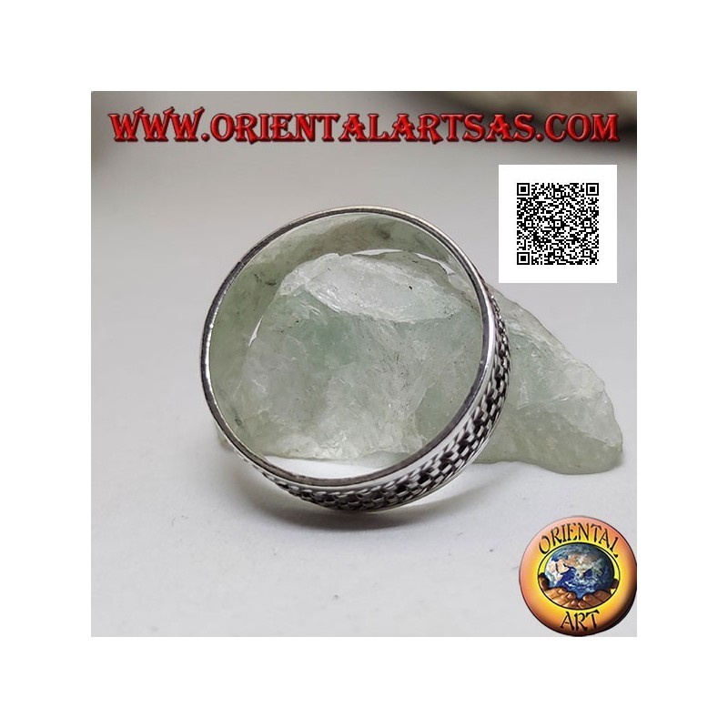 Silver ring with low relief vertical lines decoration