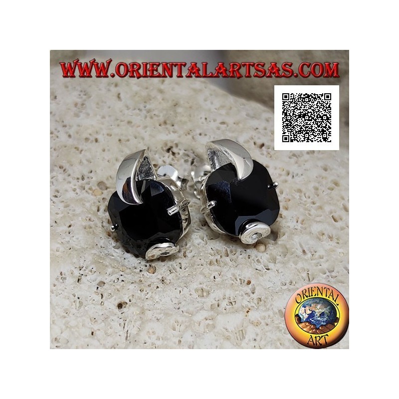 Silver lobe earrings with square spinel zircon set with 2 thick and 2 thin hooks