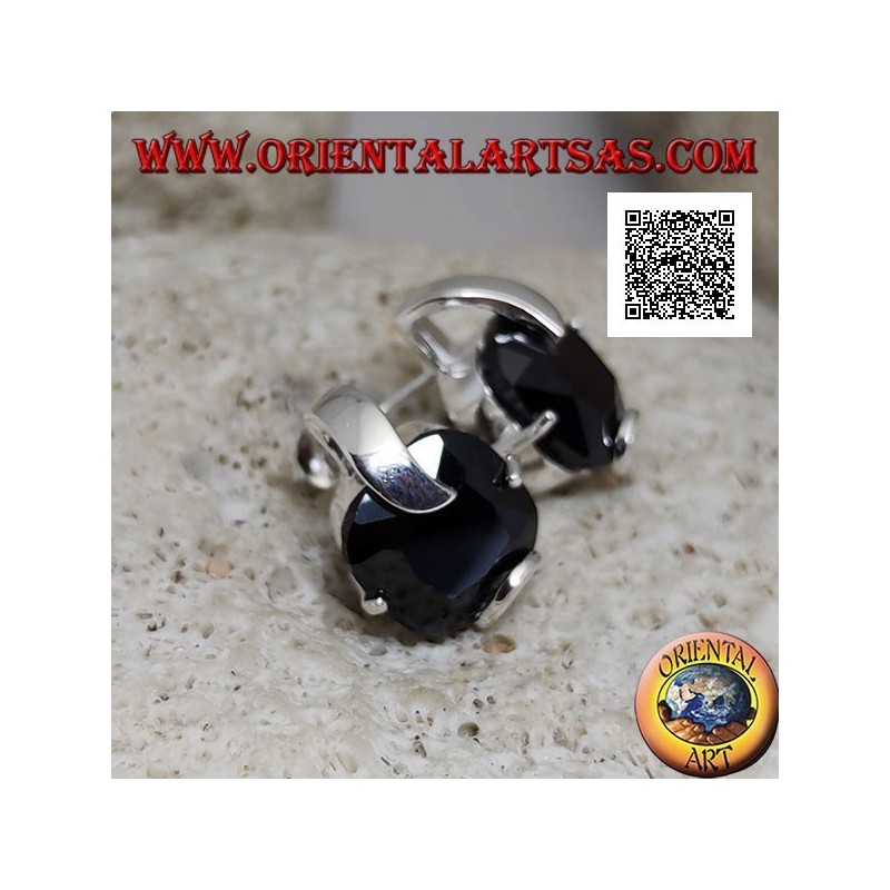 Boucles d'oreilles lobe en argent avec zircon spinelle carré sertis de 2 crochets épais et 2 fins