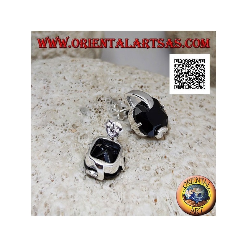 Boucles d'oreilles lobe en argent avec zircon spinelle carré sertis de 2 crochets épais et 2 fins