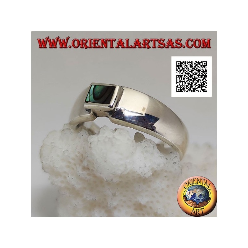 Anillo de plata con abulón rectangular (concha de paua) al ras con el borde de la junta de una banda lisa