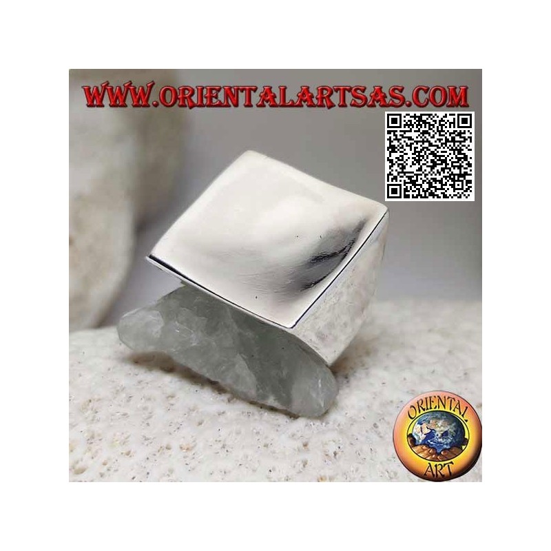 Smooth silver ring with 22 mm large concave square