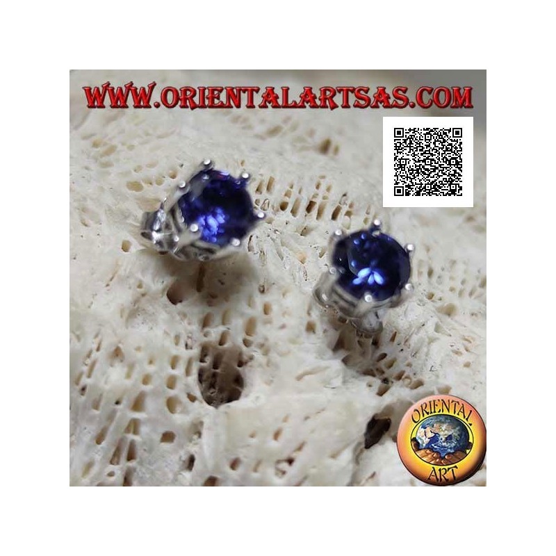 Silver lobe earrings with round synthetic sapphire set with six clips