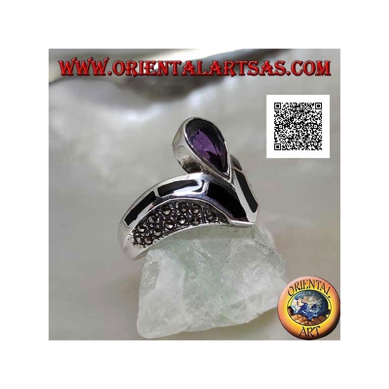 Bague en argent en forme de V parsemée de marcassite à décor en onyx et améthyste naturelle avec goutte centrale