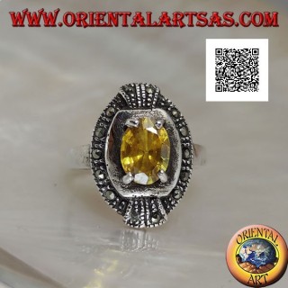 Bague elliptique en argent avec topaze jaune ovale sertie et marcassite