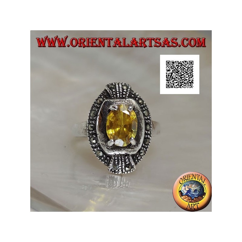 Bague elliptique en argent avec topaze jaune ovale sertie et marcassite
