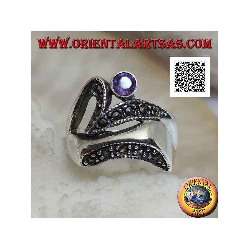 Silberring mit abstrakter Form im futuristischen Stil mit Teilen aus Markasit und rundem Amethyst