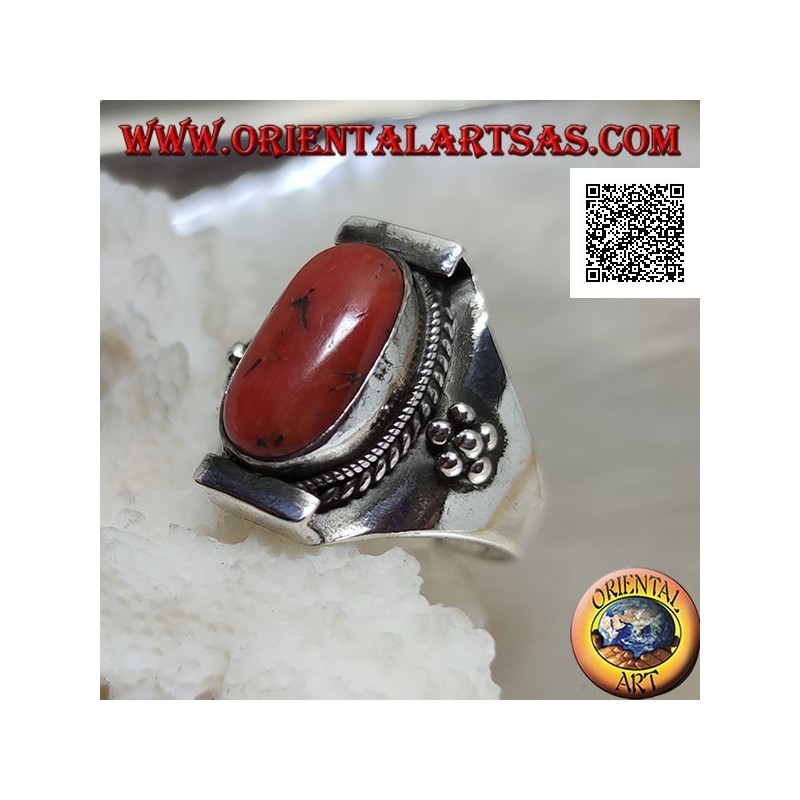 Anello in argento con corallo antico tibetano ovale su montatura nepalese e palline sui lati (18)