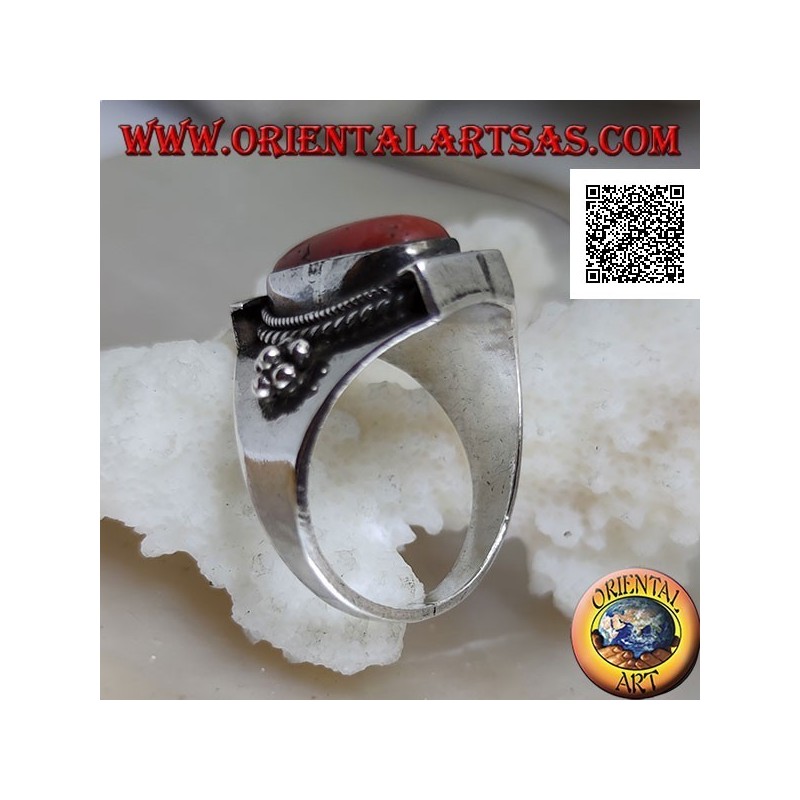 Anello in argento con corallo antico tibetano ovale su montatura nepalese e palline sui lati (18)