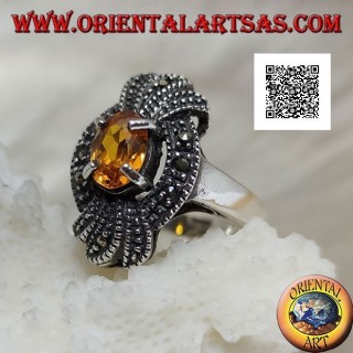 Bague en argent, noeud en marcassite avec un ensemble topaze jaune ovale naturelle