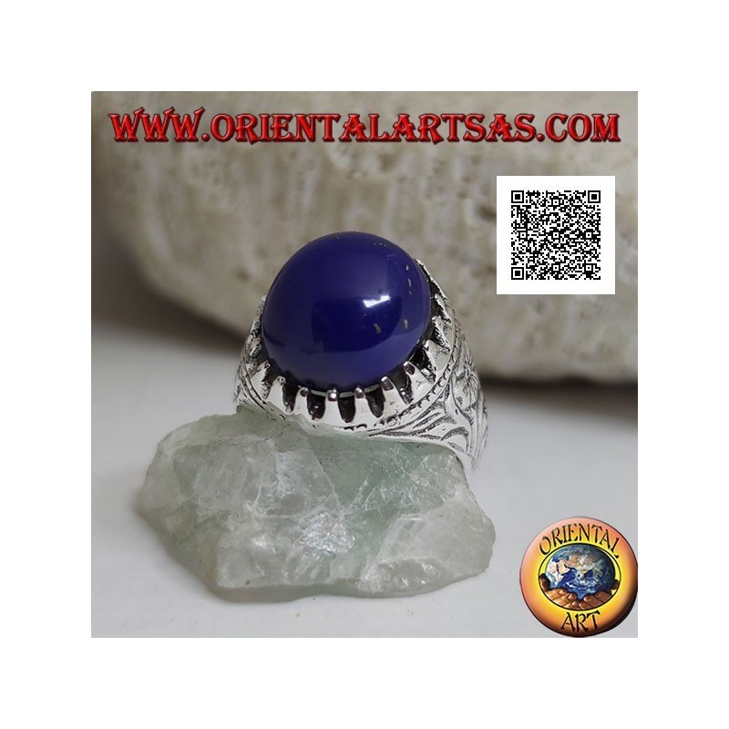 Silberring mit ovalem Cabochon Lapislazuli, besetzt mit Krallen und floralen Gravuren an den Seiten