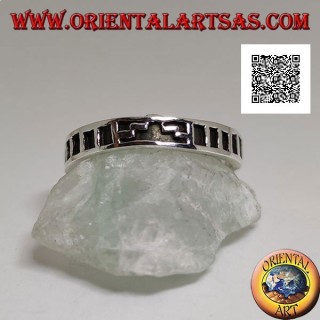 Bague en argent avec escalier à marches et rectangles gravés