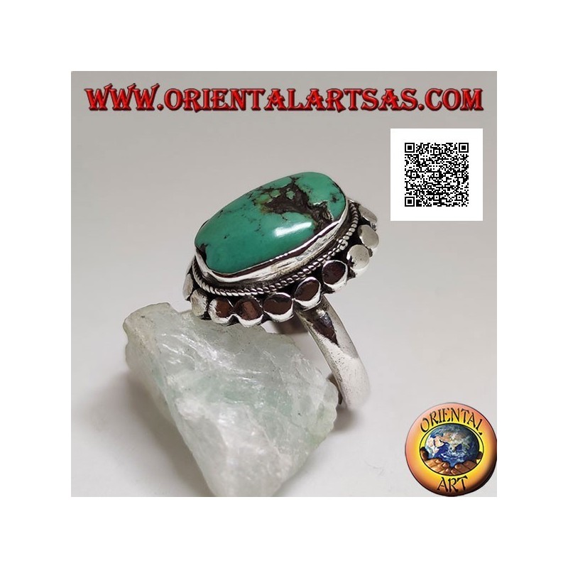 Bague en argent avec ovale turquoise tibétain antique entouré de clous (12)