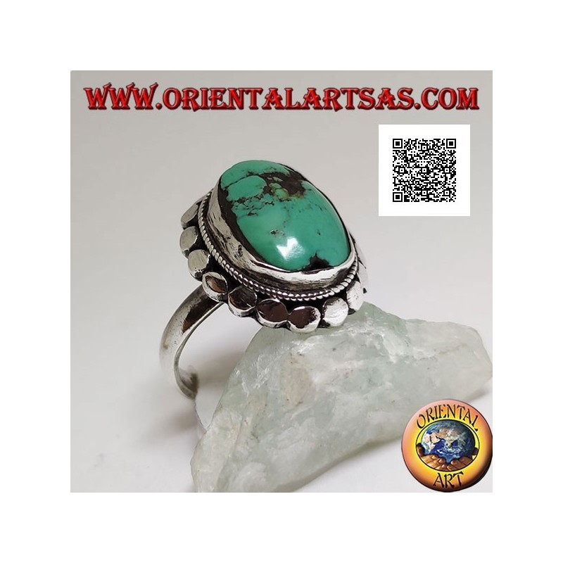 Bague en argent avec ovale turquoise tibétain antique entouré de clous (12)
