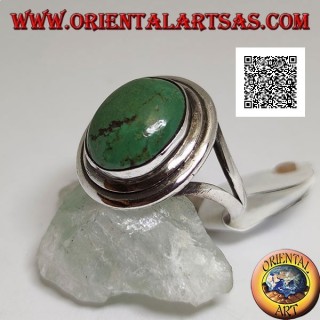 Bague en argent avec turquoise tibétaine ovale antique avec double bord lisse accroché latéralement à deux