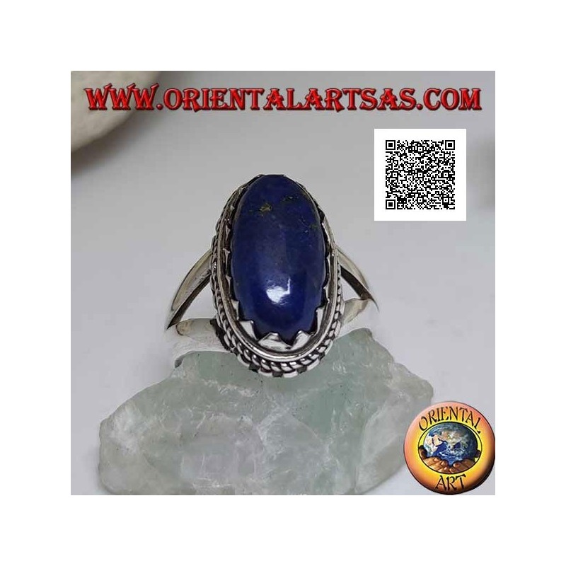 Anello in argento con lapislazzulo ovale incastonato da triangolini e con intreccio intorno