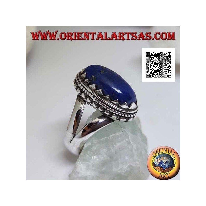 Bague en argent avec lapis lazuli ovale serti de triangles et entrelacés autour