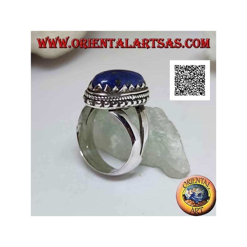 Bague en argent avec lapis lazuli ovale serti de triangles et entrelacés autour