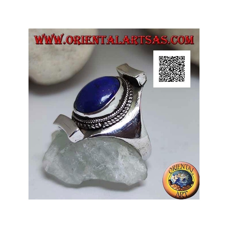 Silberring mit ovalem Lapislazuli, umgeben von Interlacing in nepalesischer Umgebung