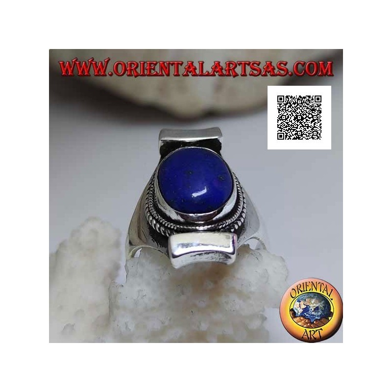 Silberring mit ovalem Lapislazuli, umgeben von Interlacing in nepalesischer Umgebung