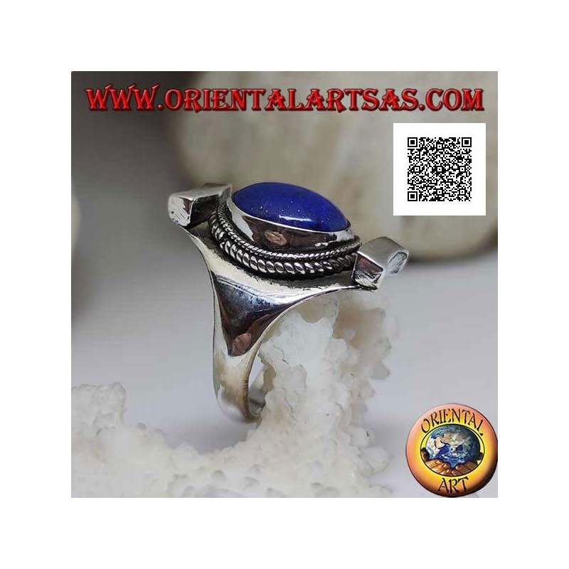 Bague en argent avec lapis lazuli ovale entouré d'entrelacs sur monture népalaise