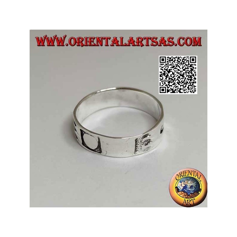 Anello in argento a fedina con lucertole stilizzate spesse incise