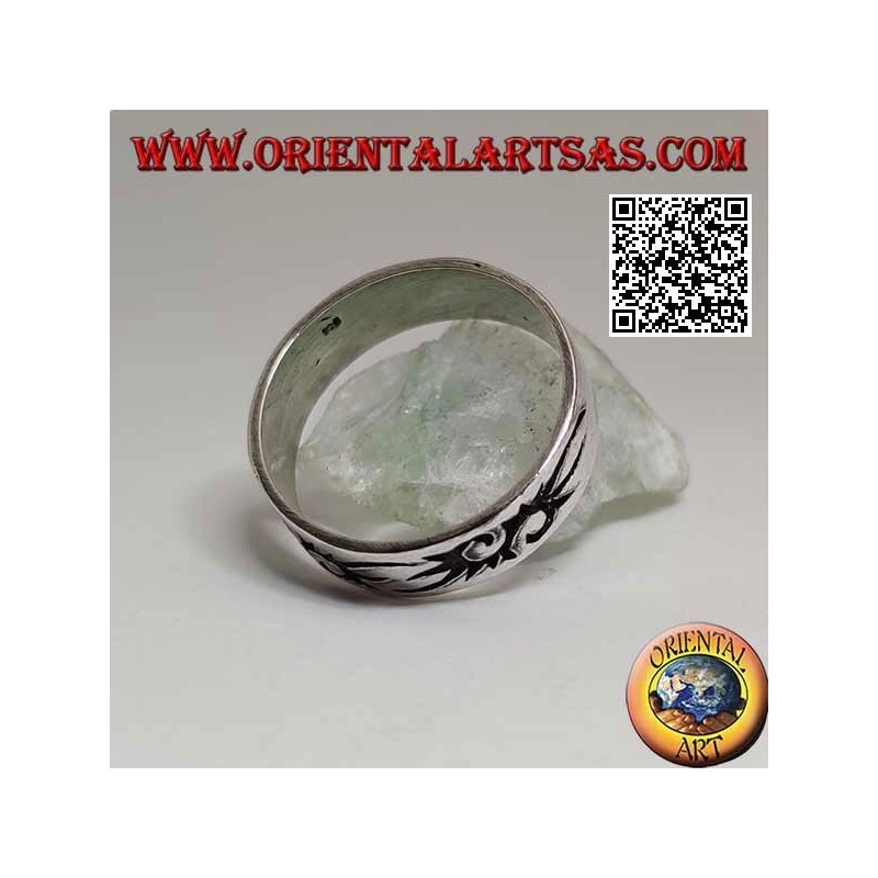 Anello in argento a fedina con Spirali di stile tribale incise Maori