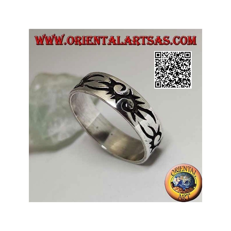 Silver ring with tribal style engraved S