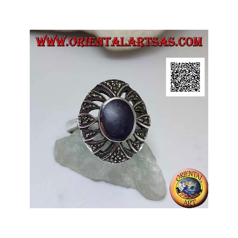 Silberring mit ovalem Lapislazuli auf einem abgerundeten perforierten Oval mit Markasit besetzt