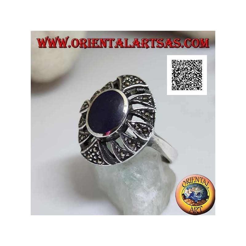 Silberring mit ovalem Lapislazuli auf einem abgerundeten perforierten Oval mit Markasit besetzt