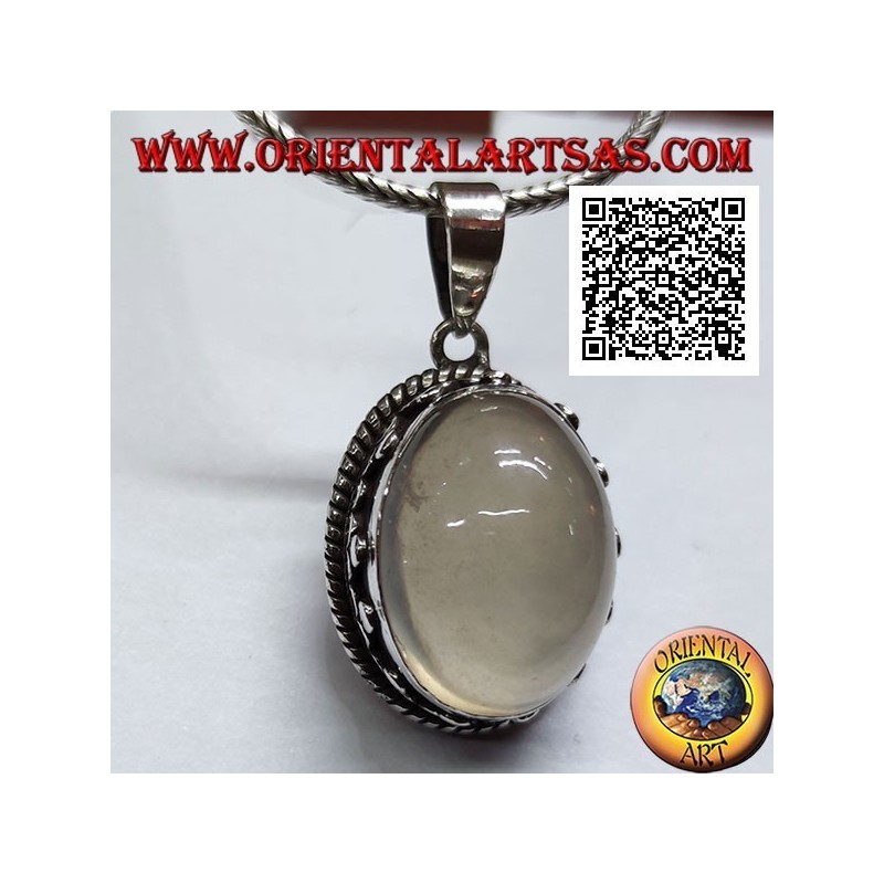 Colgante de plata con piedra lunar ovalada cabujón rodeado de entrelazado y trío de discos