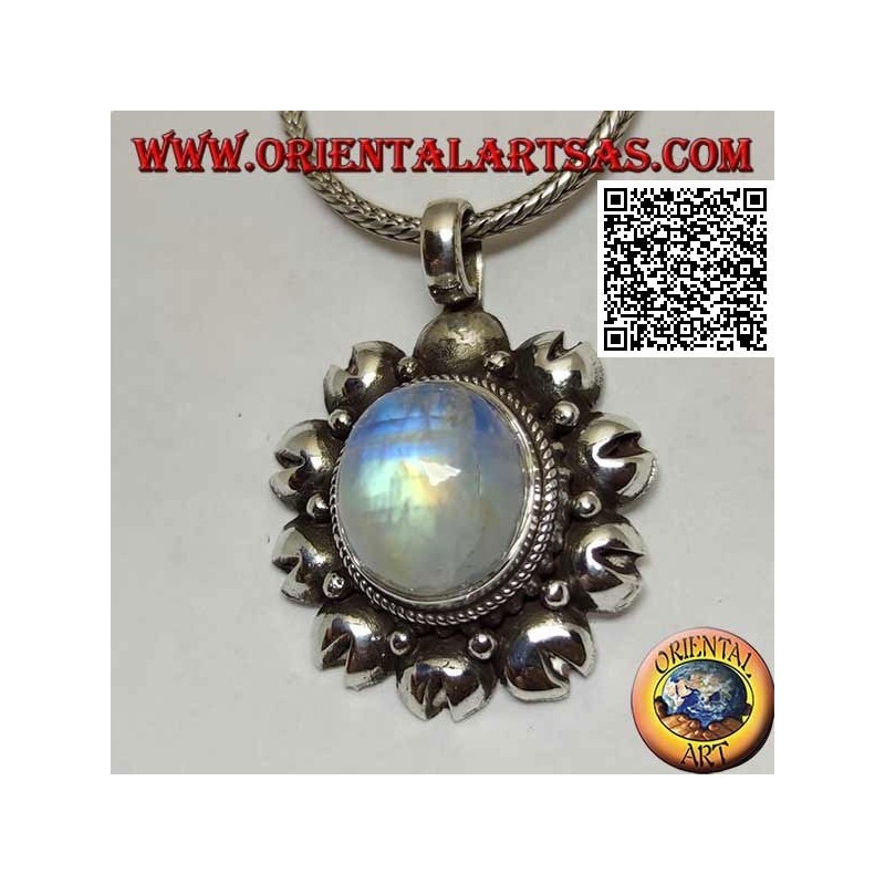 Pendentif en argent avec une pierre de lune ovale arc-en-ciel (adularia) entourée de disques découpés