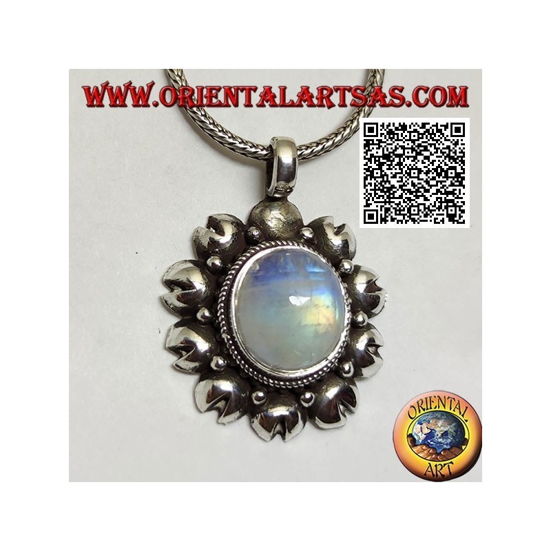 Ciondolo in argento con pietra di luna arcobaleno (adularia) ovale contornata da dischetti tagliati